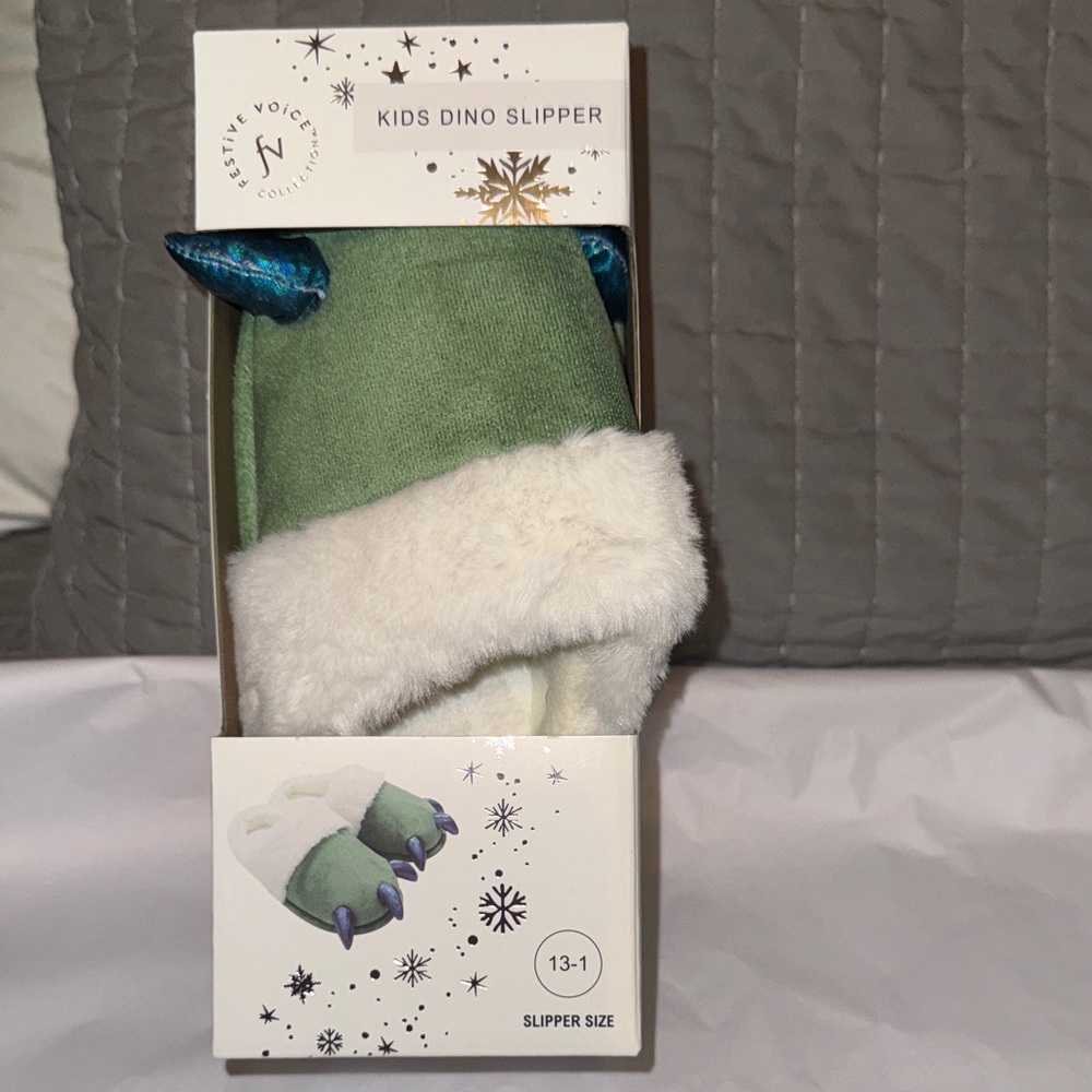 Kids Dino Slippers Size 13-1 - Picture 2 of 4